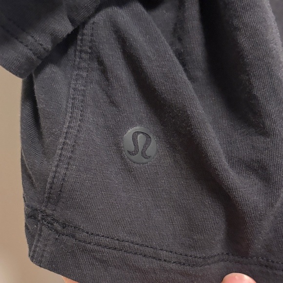 Lululemon cropped t shirt - Picture 3 of 3